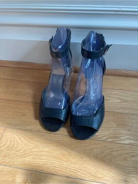 Bandolino Black Textured Ankle-Strap Open-Toe Heels Sz 9.5